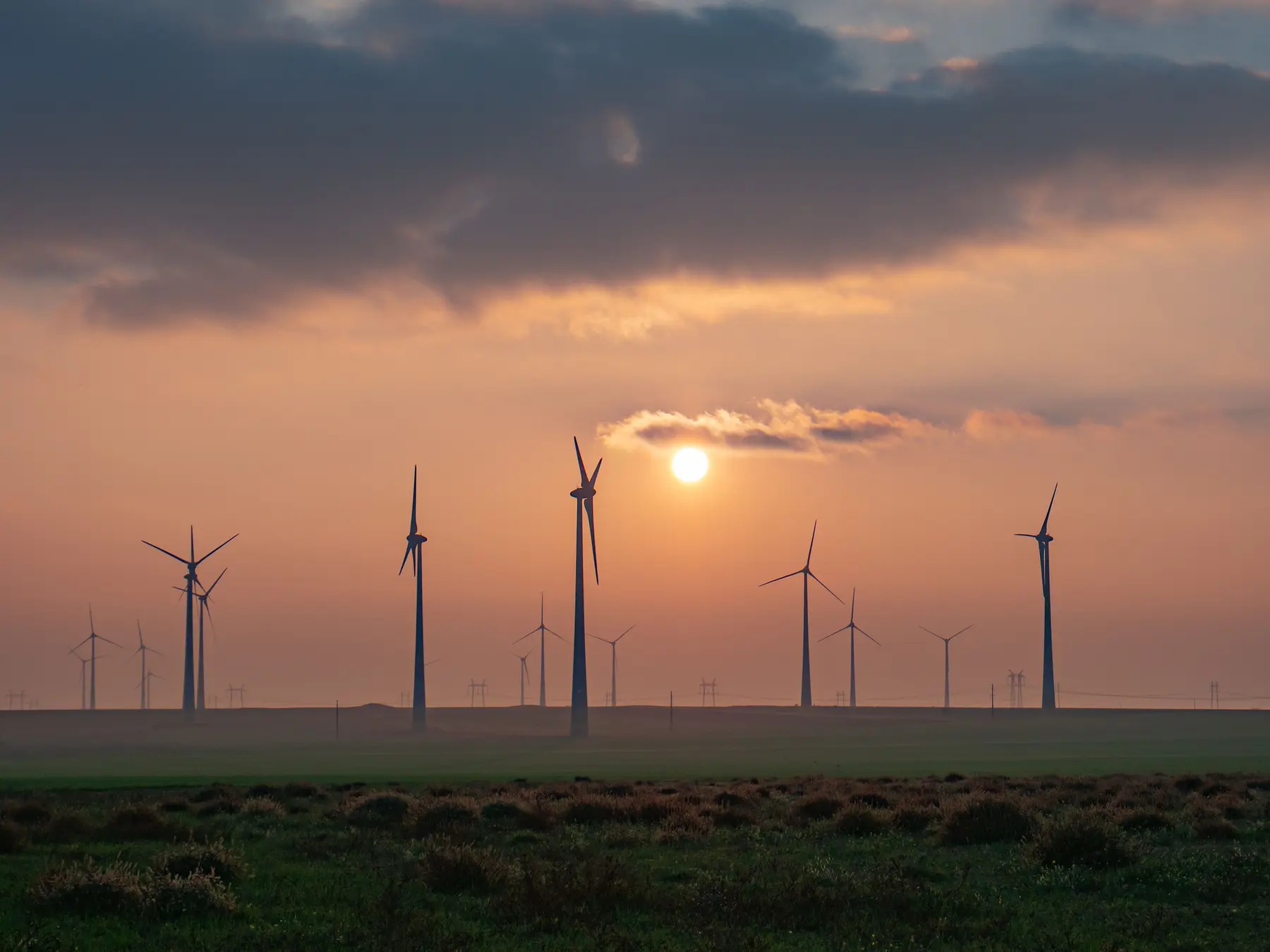 Windturbines en hoogspanningsinfrastructuur in Nederland